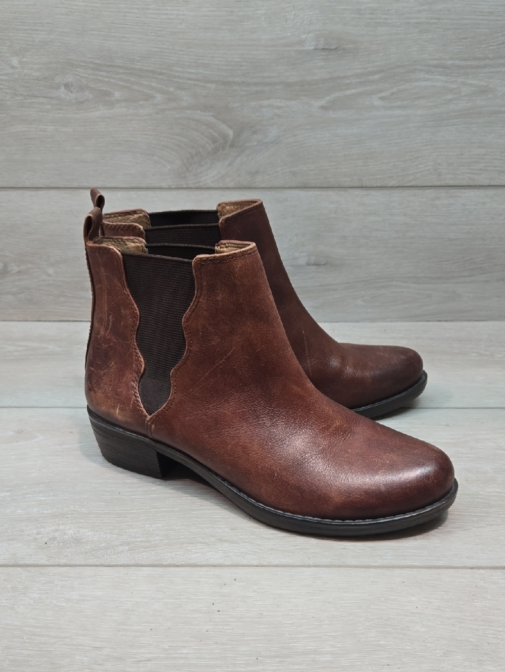 Nurture Women’s Brown Leather Ankle Boots - Classic Chelsea Style Shoes Sz 6M